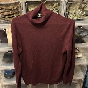 Banana Republic Merino Wool. Slim Fit
From smoke-free home. Machine washable.